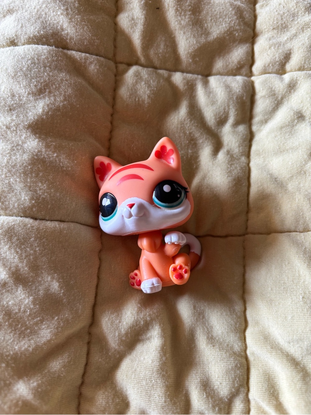 Littlest Pet Shop Orange & White Kitten Figure